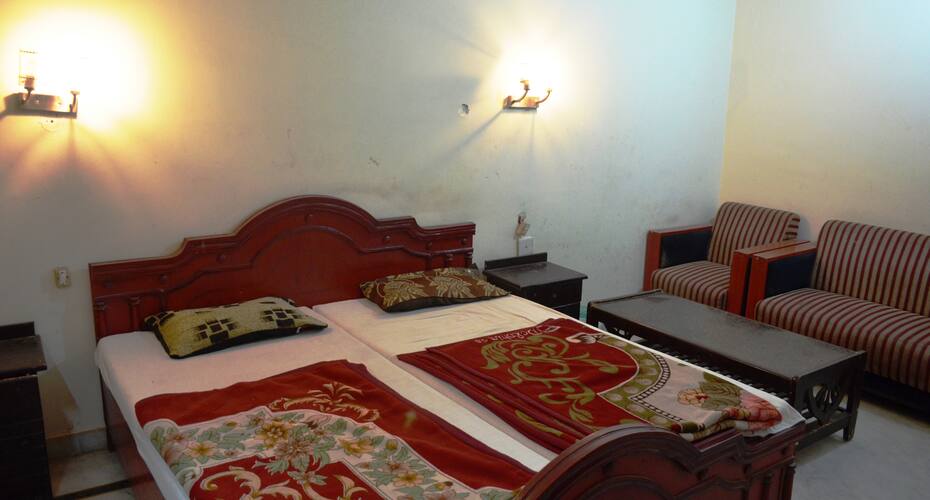 Vrindaban Hotel & Banquet Hall, Lucknow 3